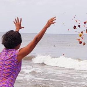 0. photo femme mer pondichery Catan